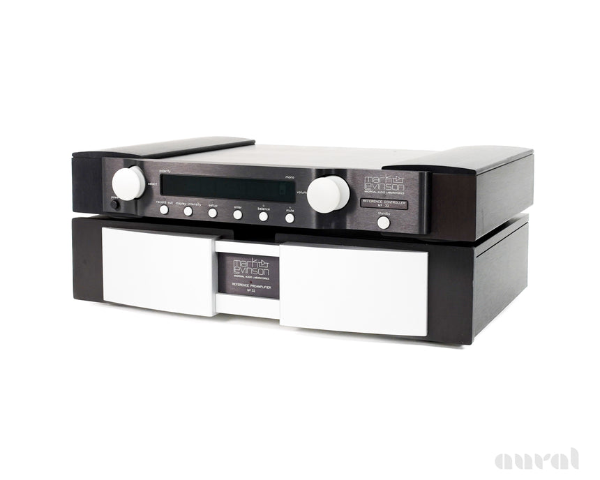 Mark Levinson No. 32 // Solid State Reference Preamplifier / MM and MC phono