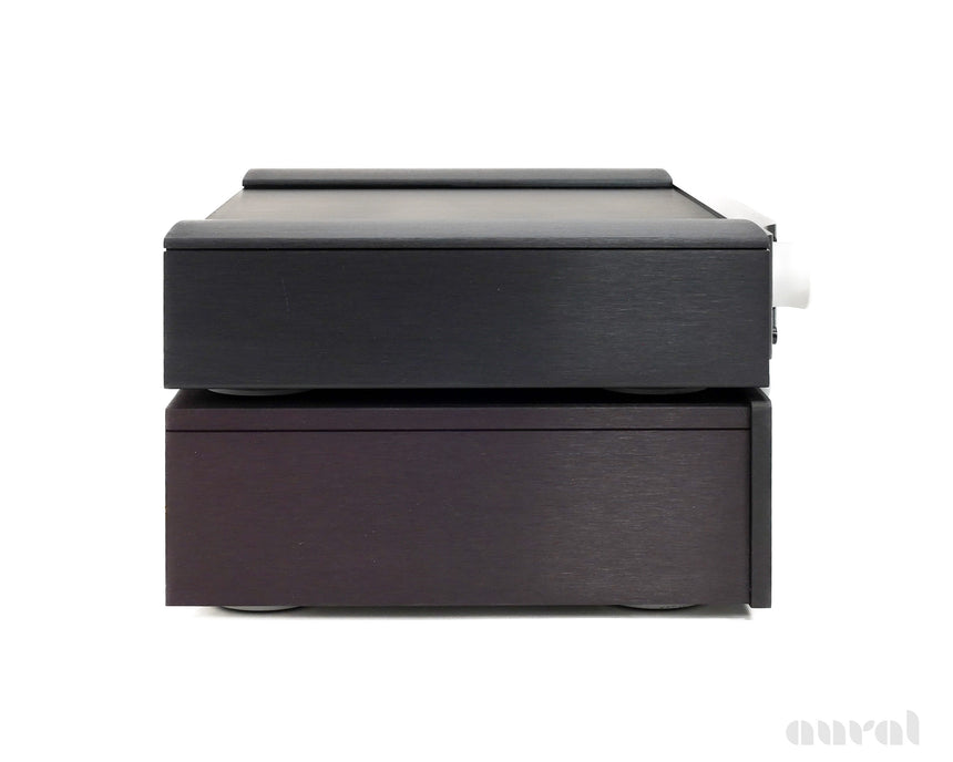 Mark Levinson No. 32 // Solid State Reference Preamplifier / MM and MC phono