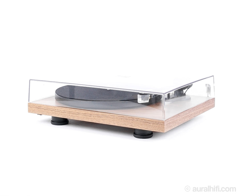 Pro-Ject  Debut Carbon EVO // New / Turntable