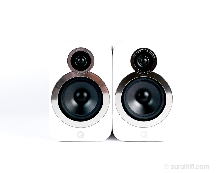Q Acoustics 3030i // Speakers / Like New / Open box