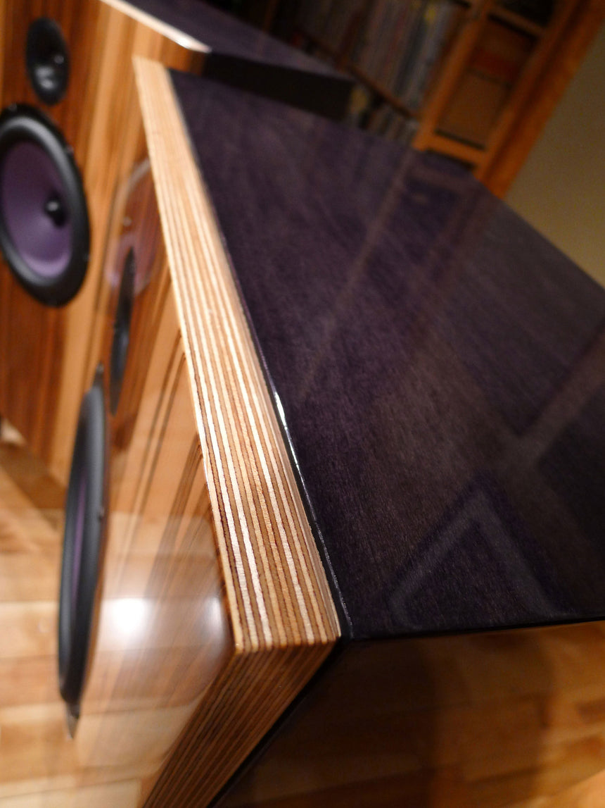 DeVore Fidelity Orangutan O/96 // New / Speakers / Lace Walnut / Hand Polished Gloss