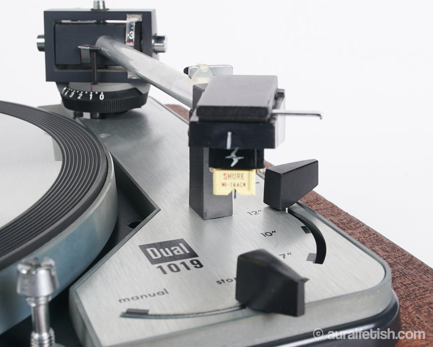 Dual 1019 // Idler-Drive Turntable