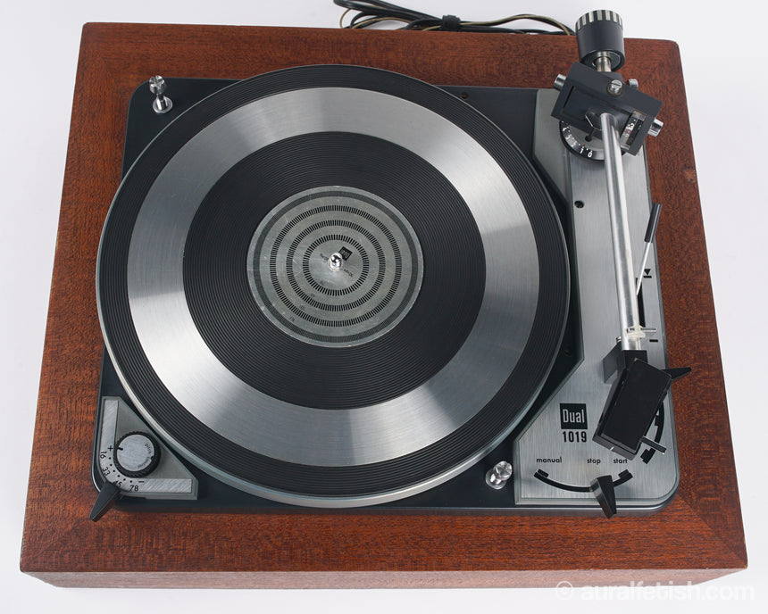 Dual 1019 // Idler-Drive Turntable