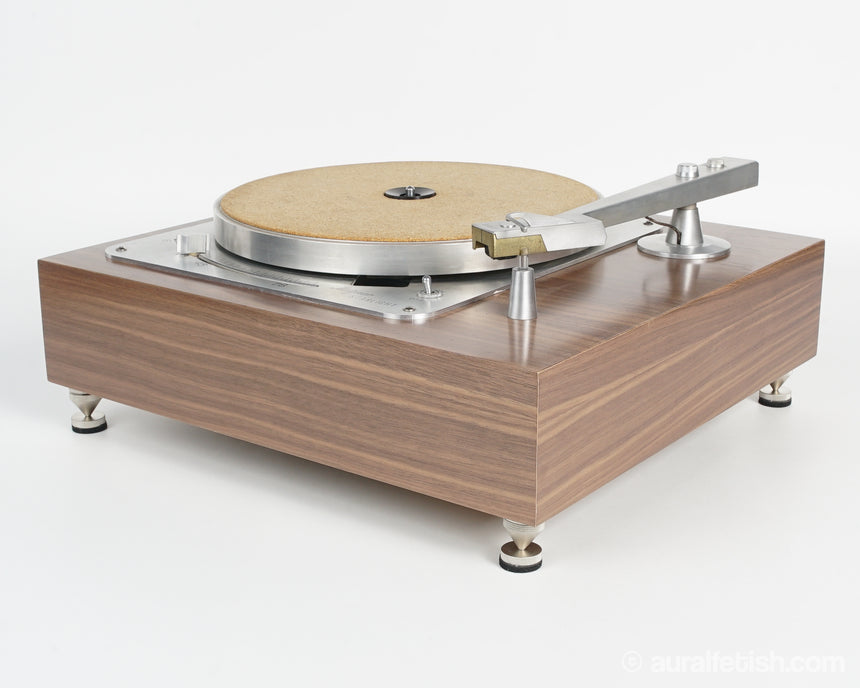 Metzner Starlight 671 // Transcription Turntable / Custom Walnut Plinth