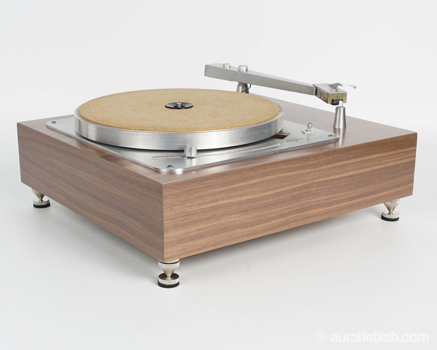 Metzner Starlight 671 // Transcription Turntable / Custom Walnut Plinth