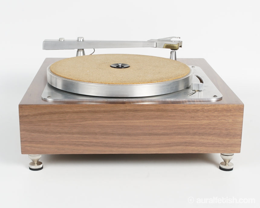Metzner Starlight 671 // Transcription Turntable / Custom Walnut Plinth