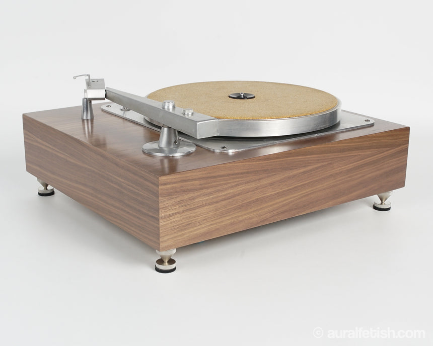 Metzner Starlight 671 // Transcription Turntable / Custom Walnut Plinth