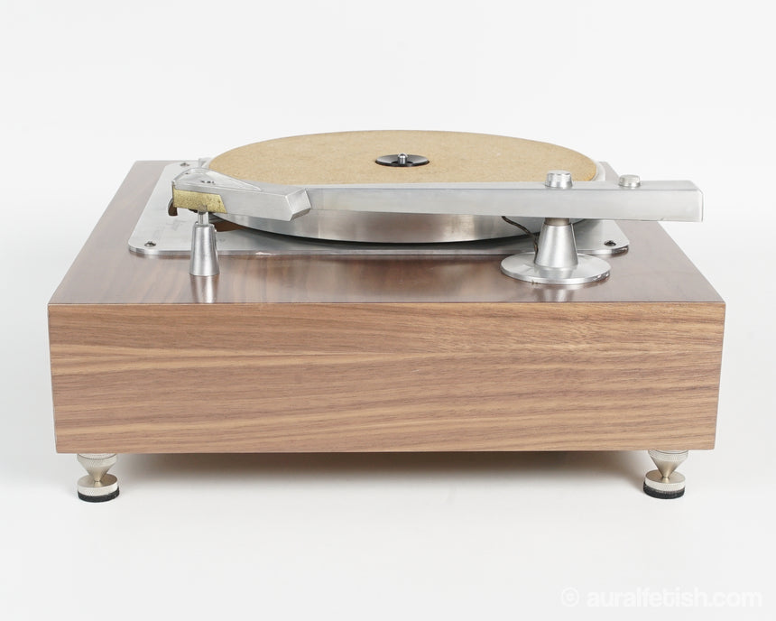 Metzner Starlight 671 // Transcription Turntable / Custom Walnut Plinth