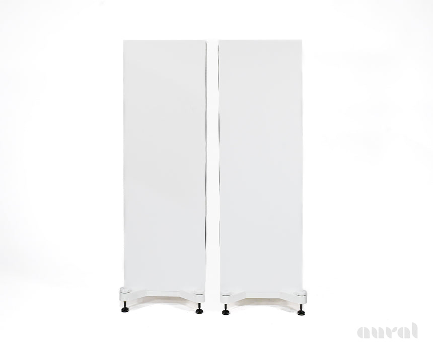 KEF Q750 // Preowned / Floorstanding Speakers / White