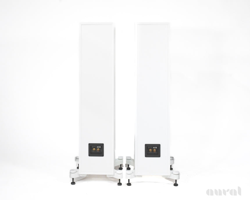 KEF Q750 // Preowned / Floorstanding Speakers / White