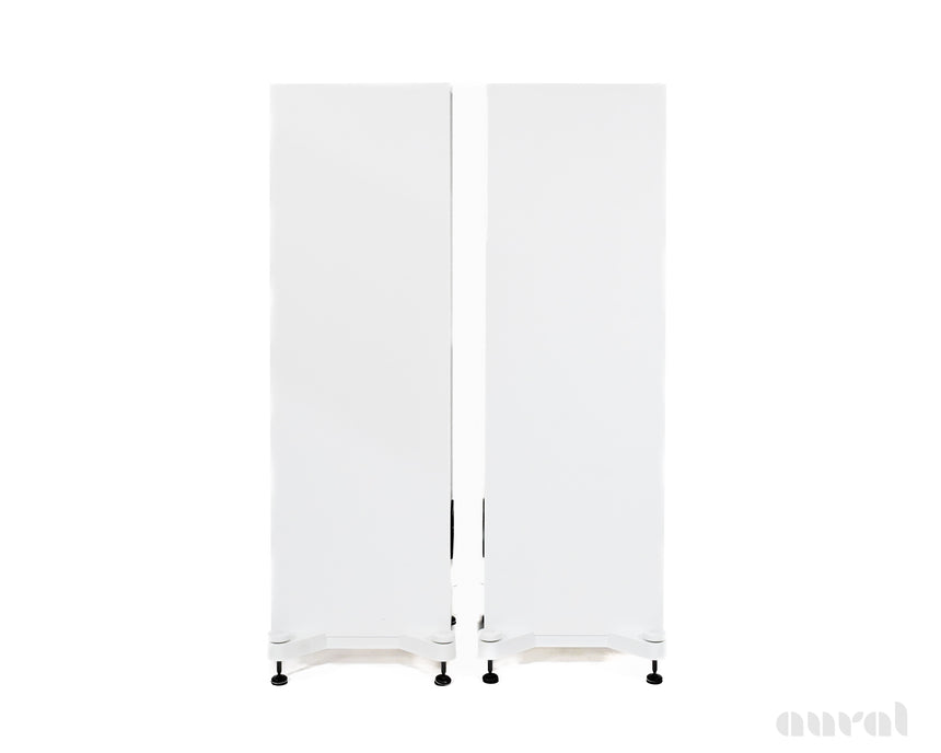 KEF Q750 // Preowned / Floorstanding Speakers / White