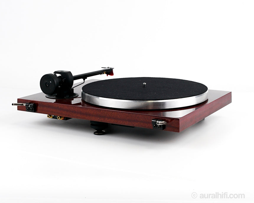 Preowned Pro-Ject 1-Xpression Carbon Classic // Turntable / Like New