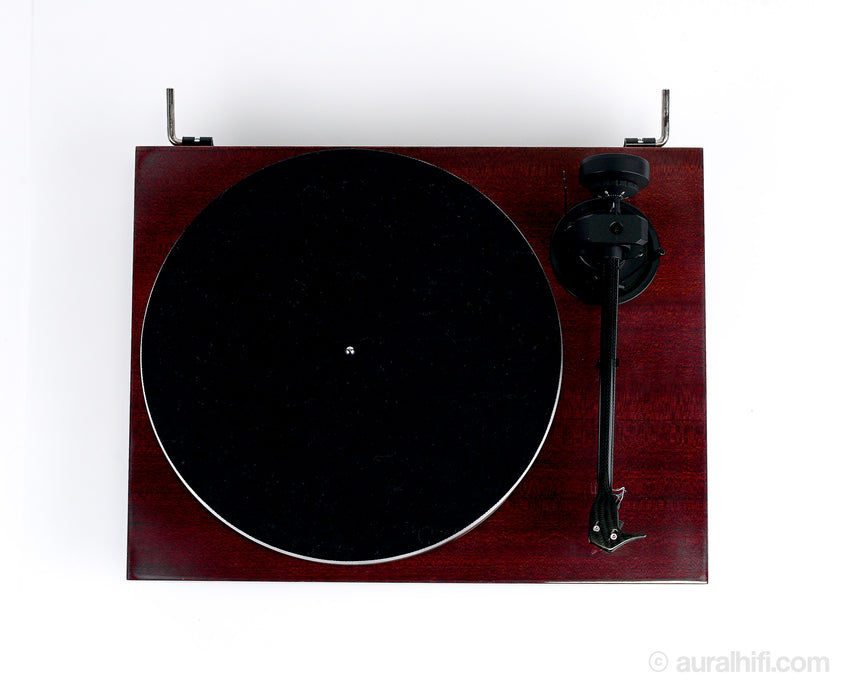 Preowned Pro-Ject 1-Xpression Carbon Classic // Turntable / Like New